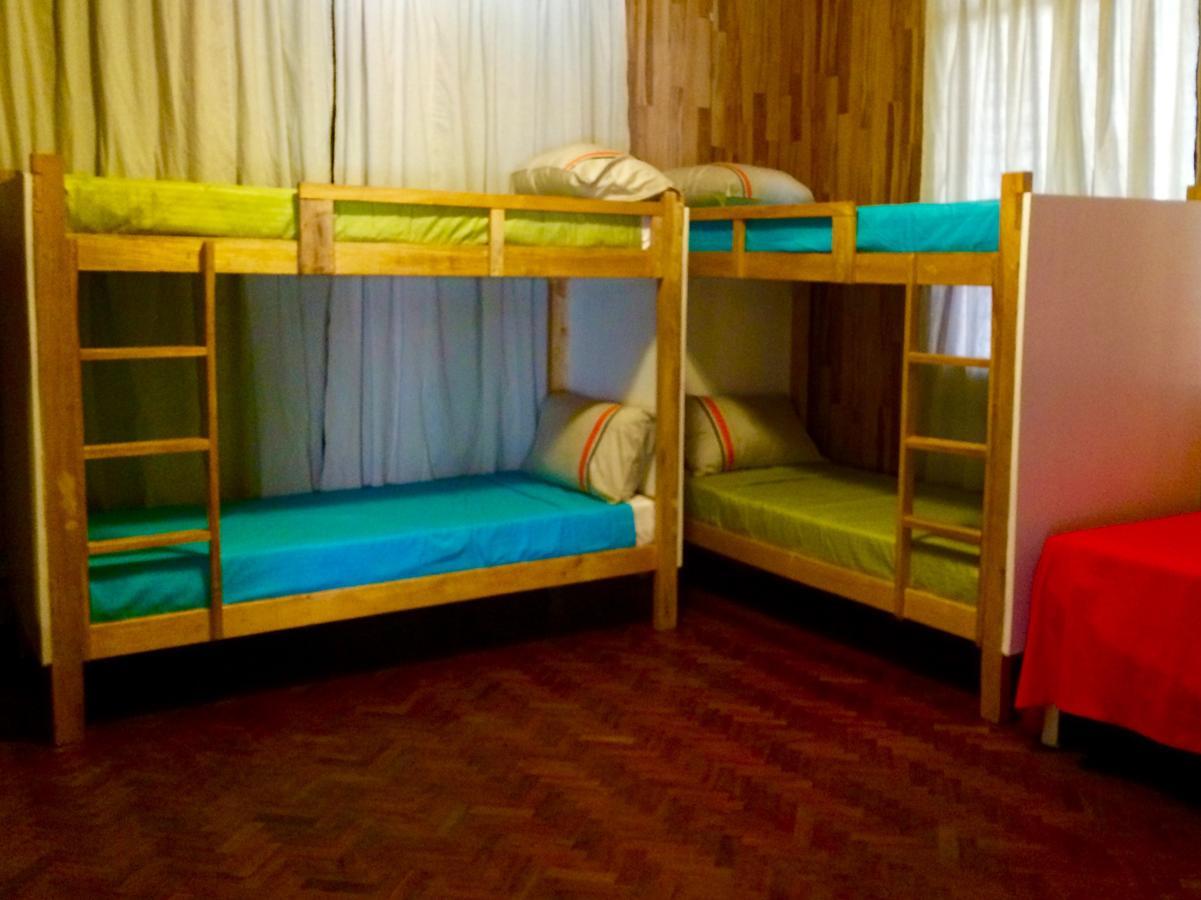 Hostel Tropical Dumaguete City Экстерьер фото